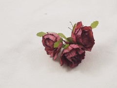 3 UND.Rosas mini 4 cm aprox.